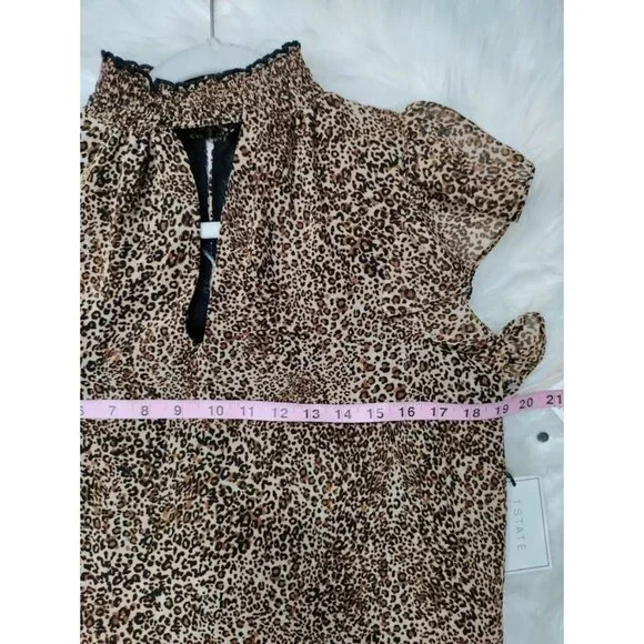 NWT 1State Cheetah Whimsy Blouse Top Short Fairy Sleeve VNeck Choker Style Small - Picture 7 of 14